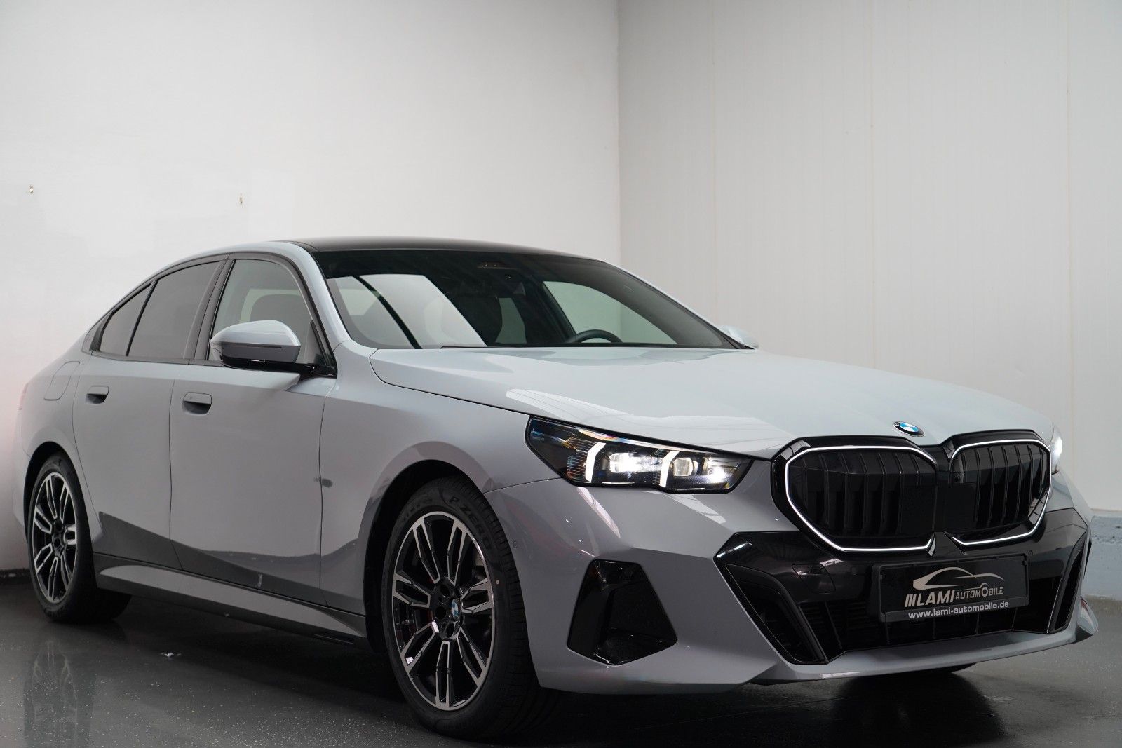 BMW 520 2025 г. Серый, пробег 48500 км