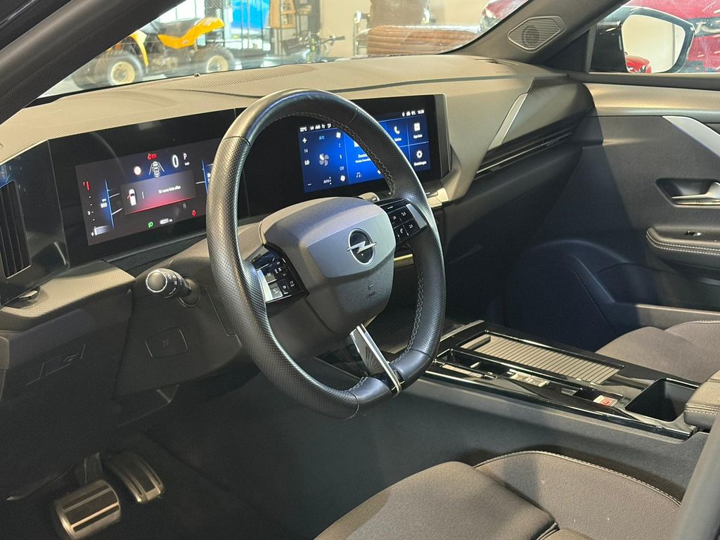 Opel Astra 2024 г. Чёрный, пробег 48249 км