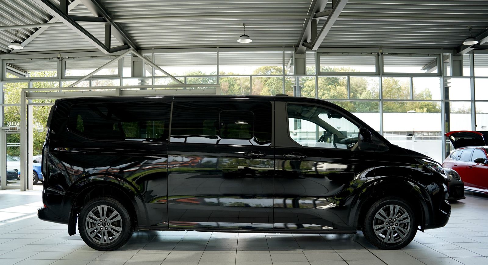 Ford TOURNEO 2025 г. Чёрный, пробег 59000 км