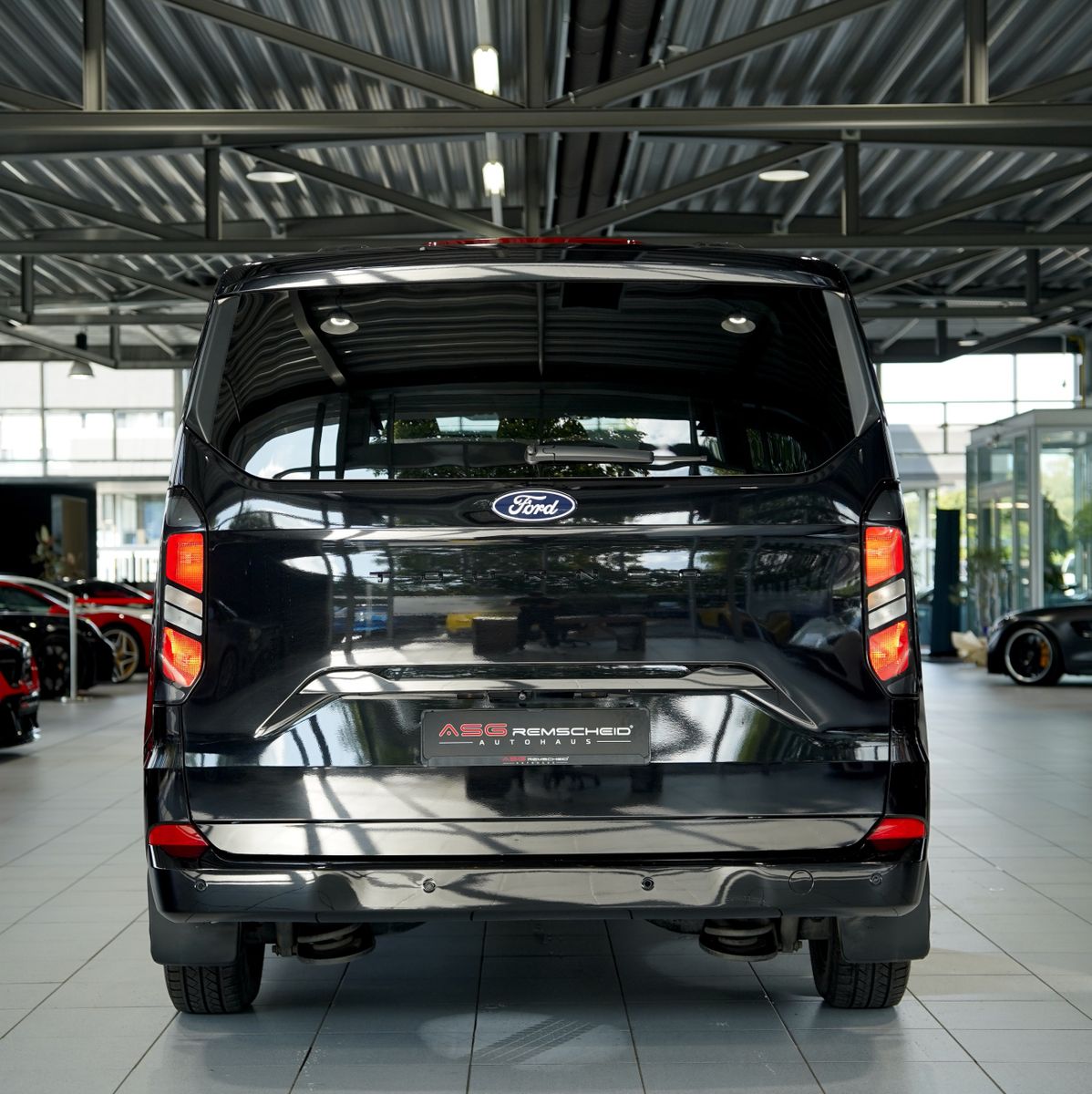 Ford TOURNEO 2025 г. Чёрный, пробег 59000 км