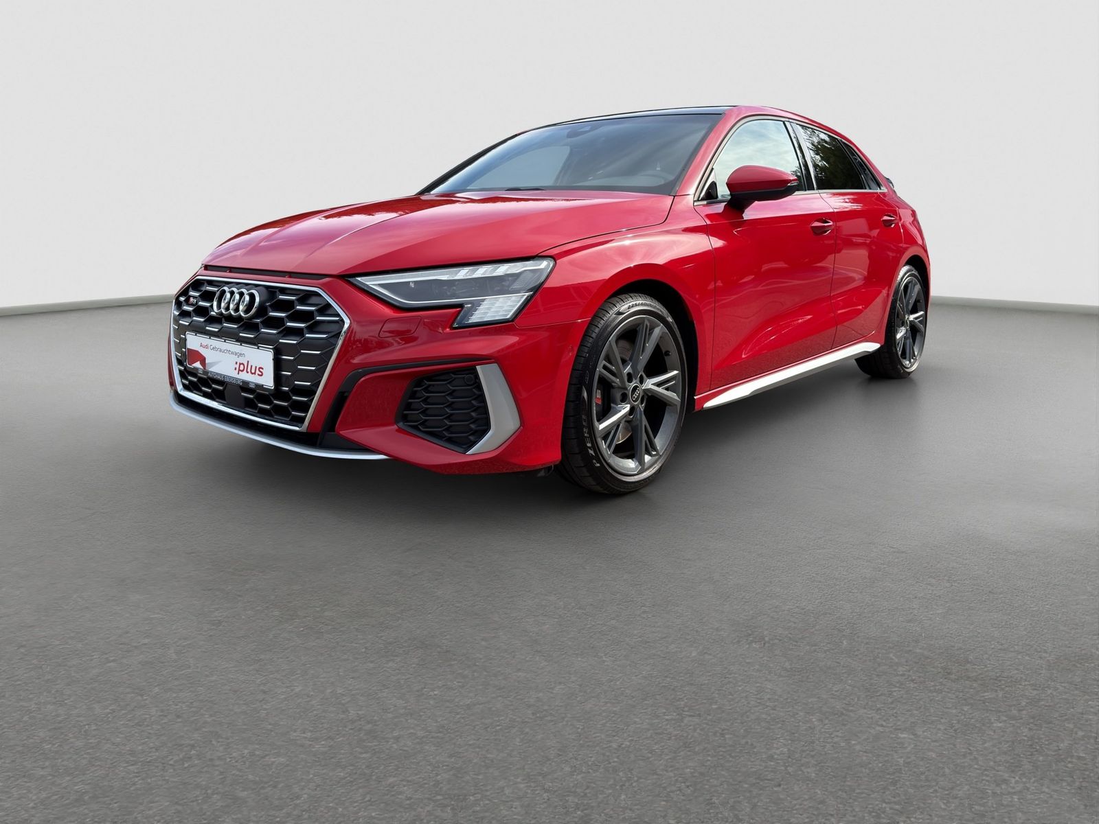 Audi S3 2022 г. Красный, пробег 45000 км