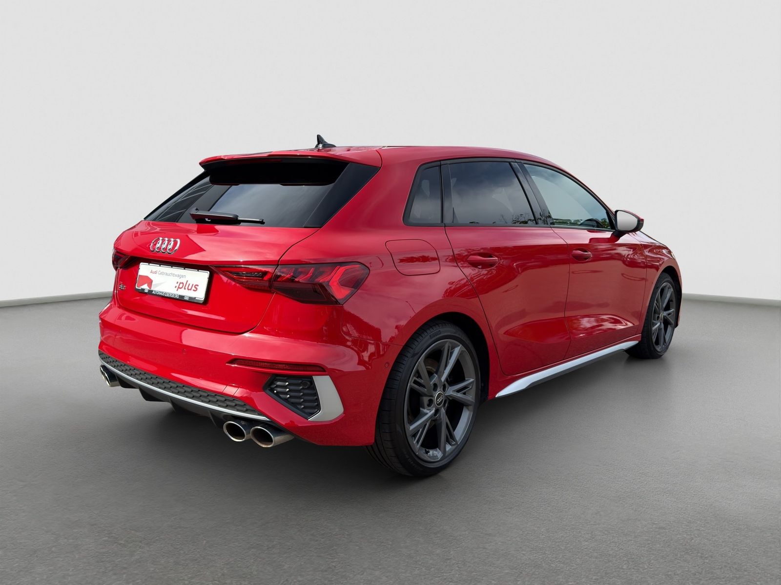 Audi S3 2022 г. Красный, пробег 45000 км