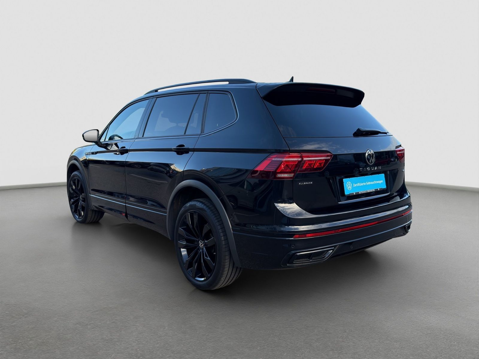 Volkswagen TIGUAN ALLSPACE 2023 г. Чёрный, пробег 55700 км