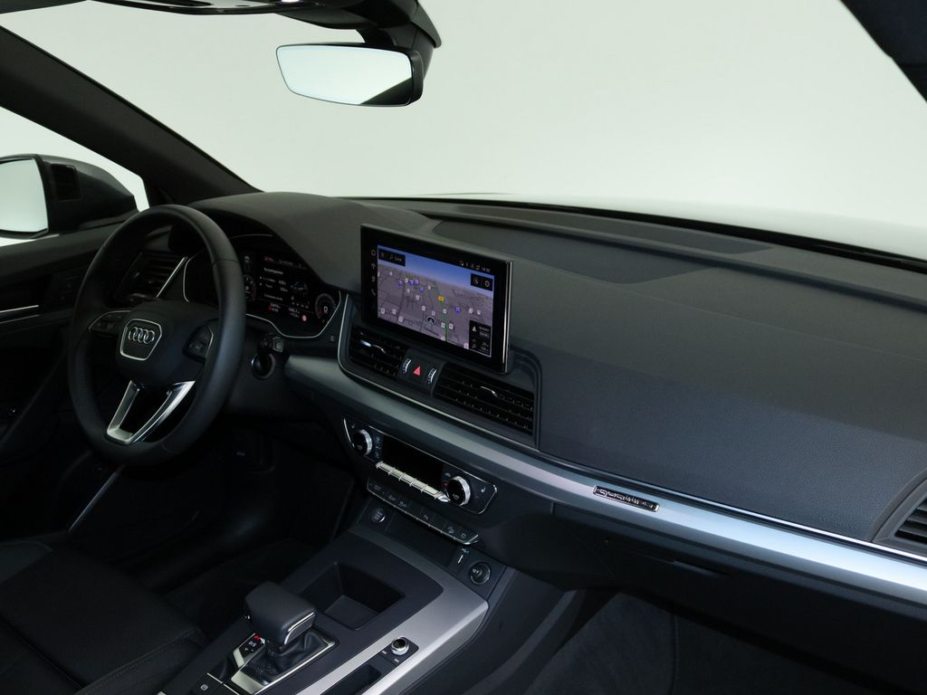 Audi Q5 2024 г. Серый, пробег 33466 км