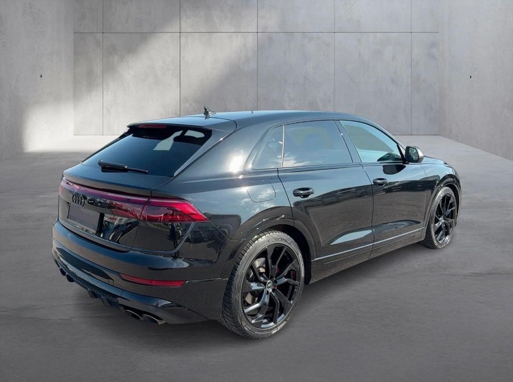 Audi SQ8 2024 г. Чёрный, пробег 53120 км