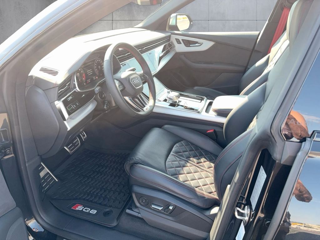 Audi SQ8 2024 г. Чёрный, пробег 53120 км