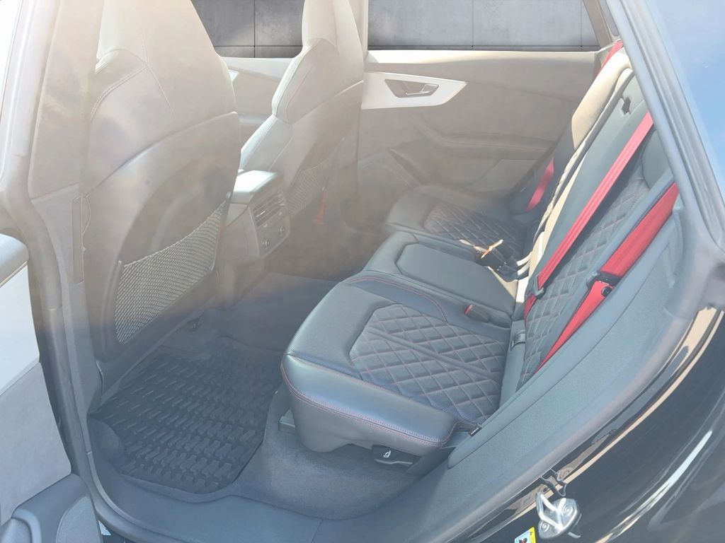 Audi SQ8 2024 г. Чёрный, пробег 53120 км
