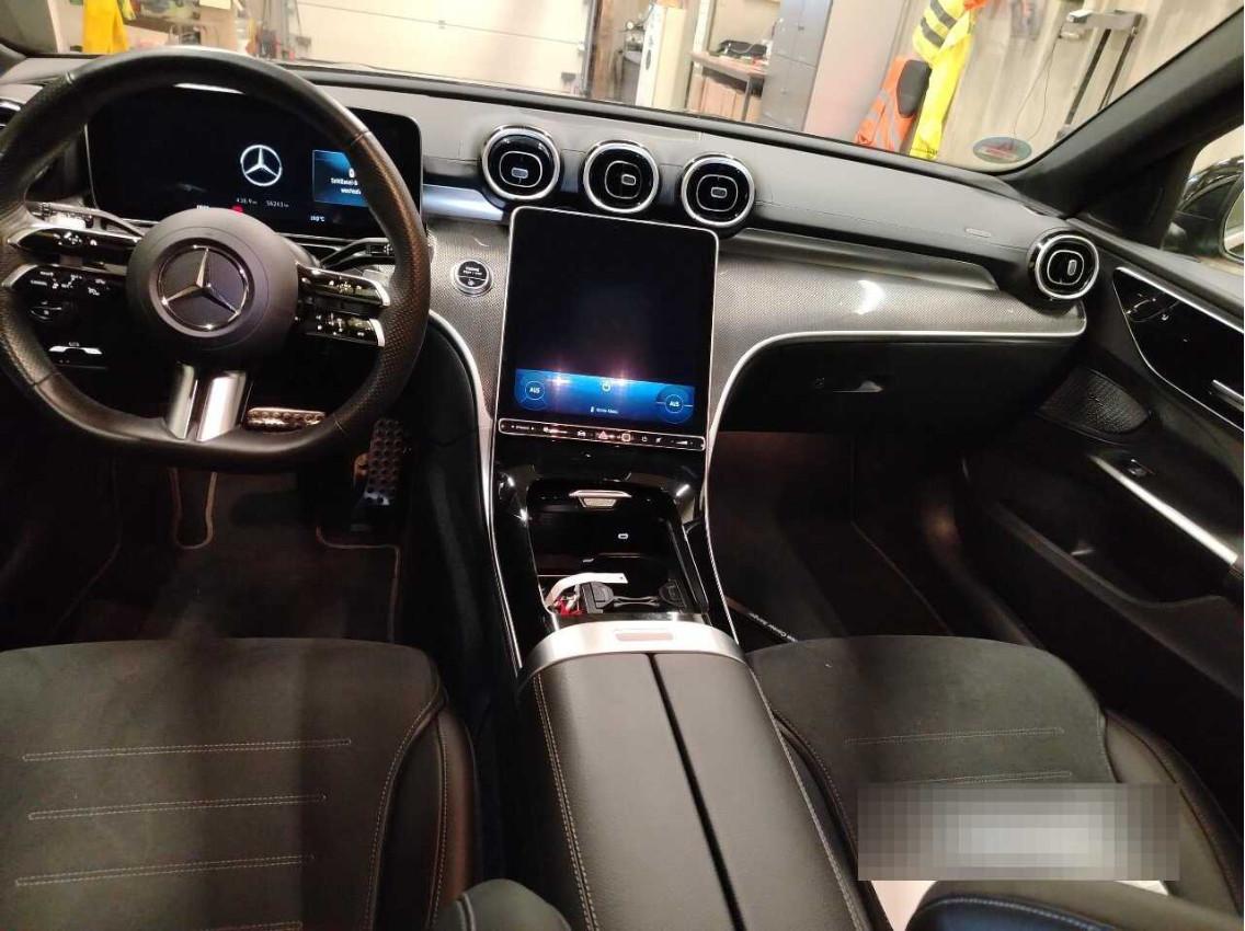 Mercedes-Benz C 220 2024 г. Чёрный, пробег 55000 км
