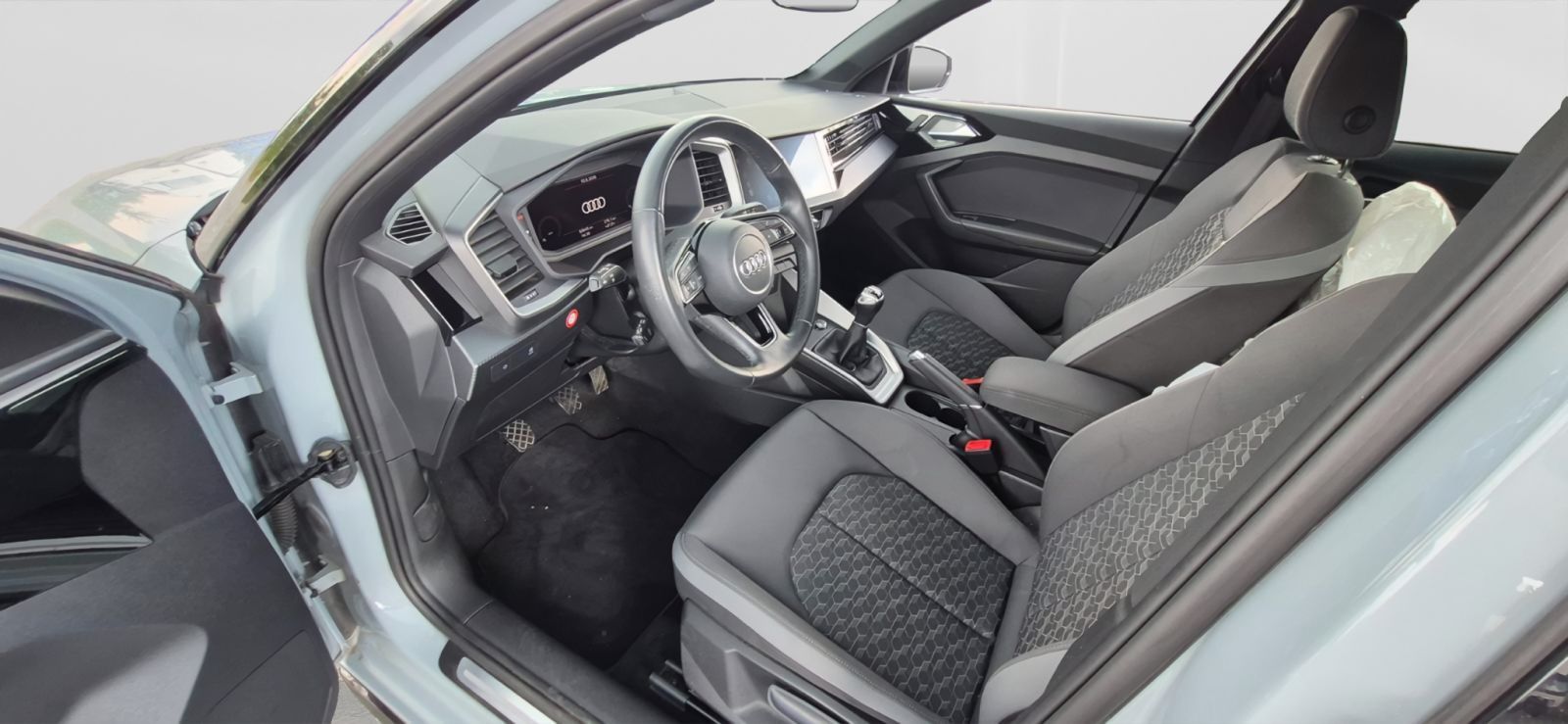 Audi A1 2022 г. Серый, пробег 50645 км