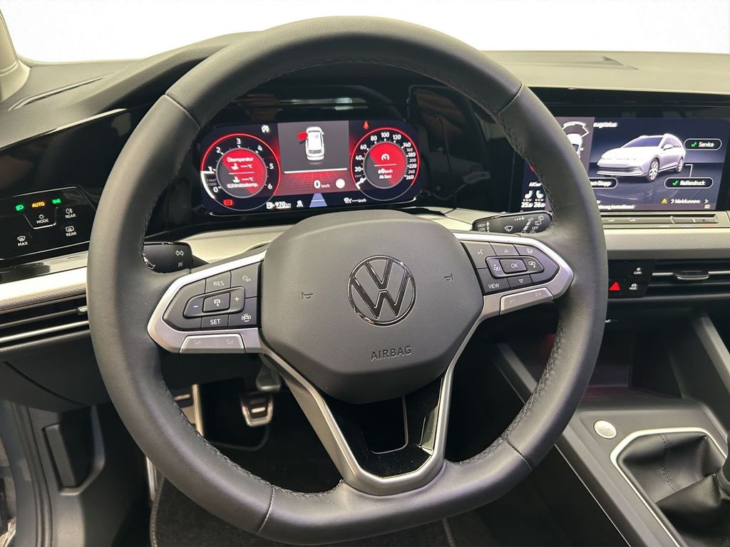 Volkswagen Golf 2024 г. Серый, пробег 31263 км