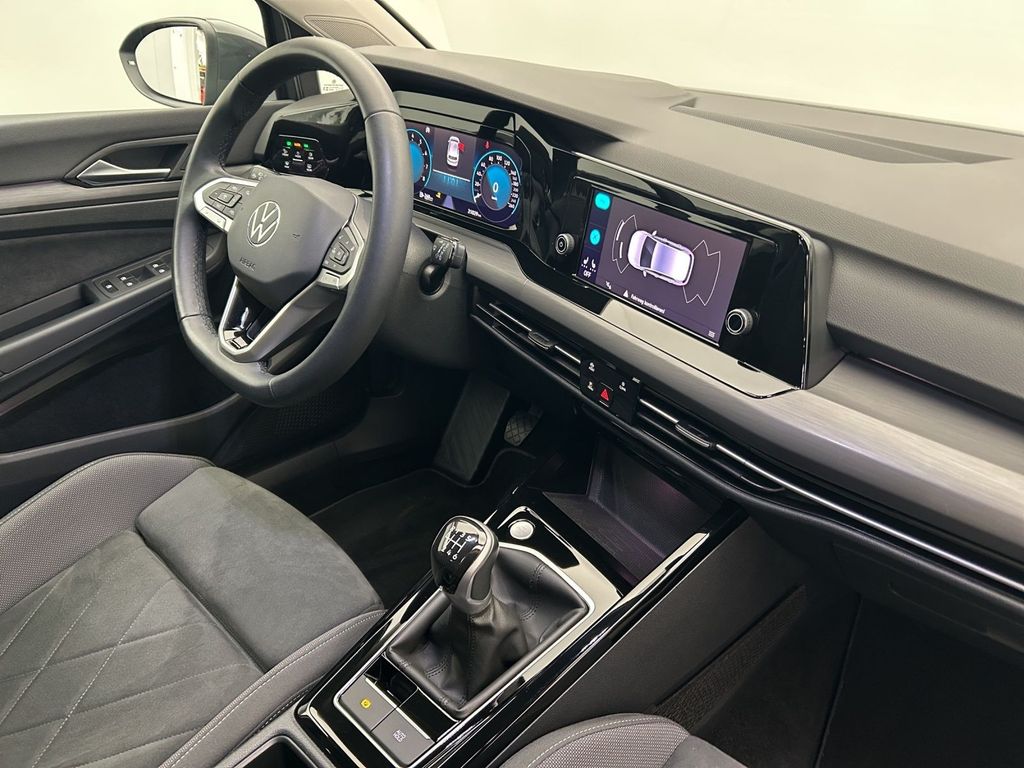 Volkswagen Golf 2024 г. Серый, пробег 21123 км