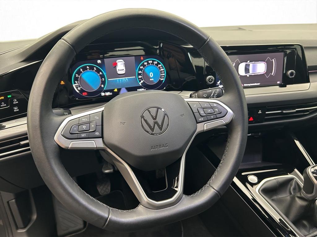 Volkswagen Golf 2024 г. Серый, пробег 21123 км