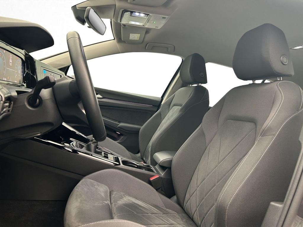Volkswagen Golf 2024 г. Серый, пробег 21123 км