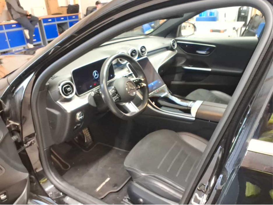 Mercedes-Benz C 220 2024 г. Чёрный, пробег 50000 км