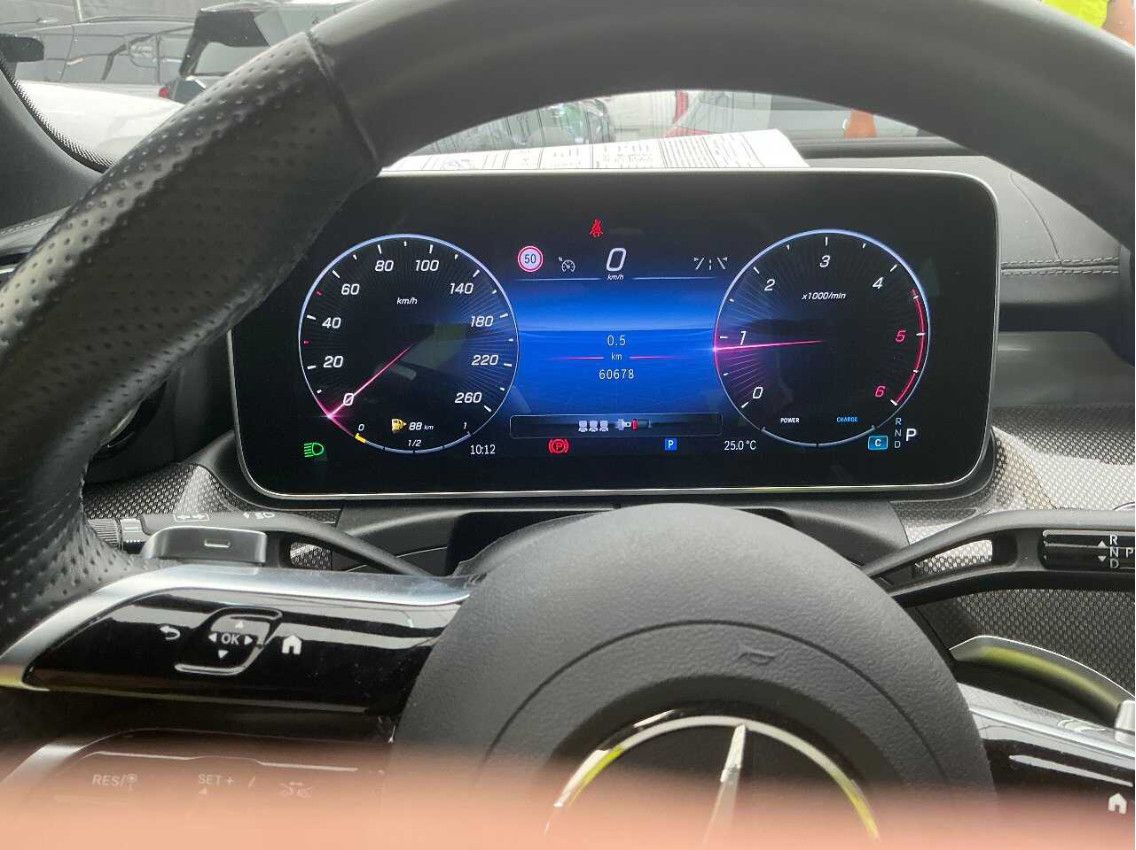 Mercedes-Benz C 220 2024 г. Чёрный, пробег 60000 км