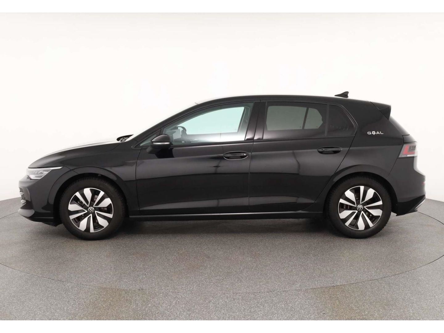 Volkswagen Golf 2025 г. Чёрный, пробег 18604 км