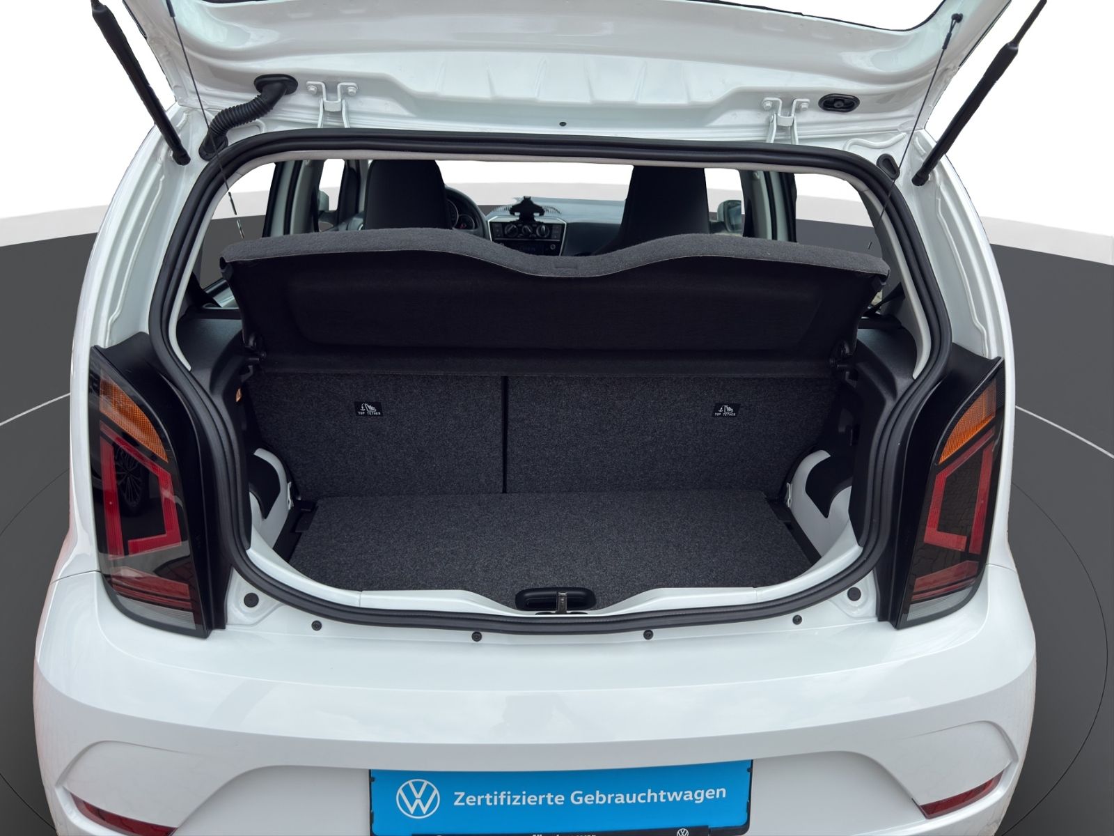 Volkswagen up! 2023 г. Белый, пробег 48709 км