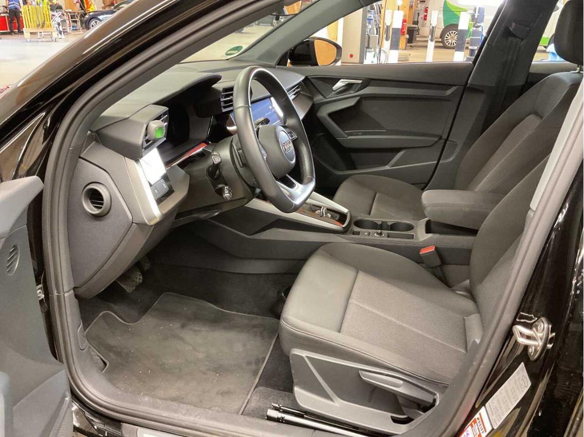 Audi A3 2022 г. Чёрный, пробег 49000 км