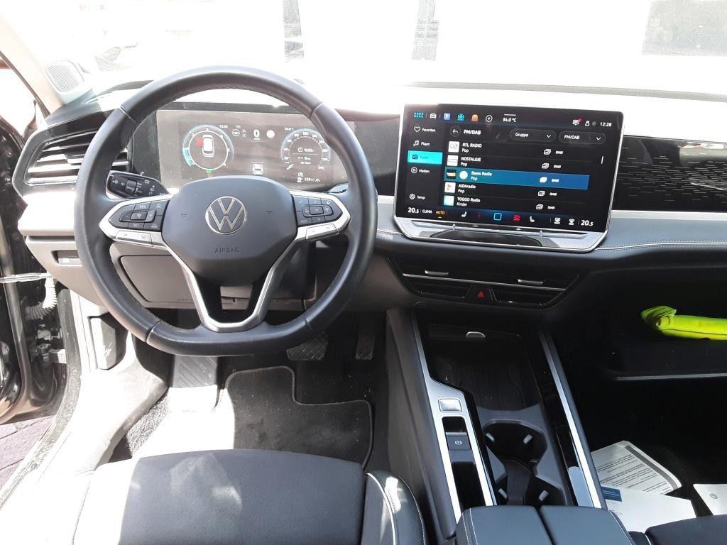 Volkswagen PASSAT VARIANT 2024 г. Чёрный, пробег 37035 км