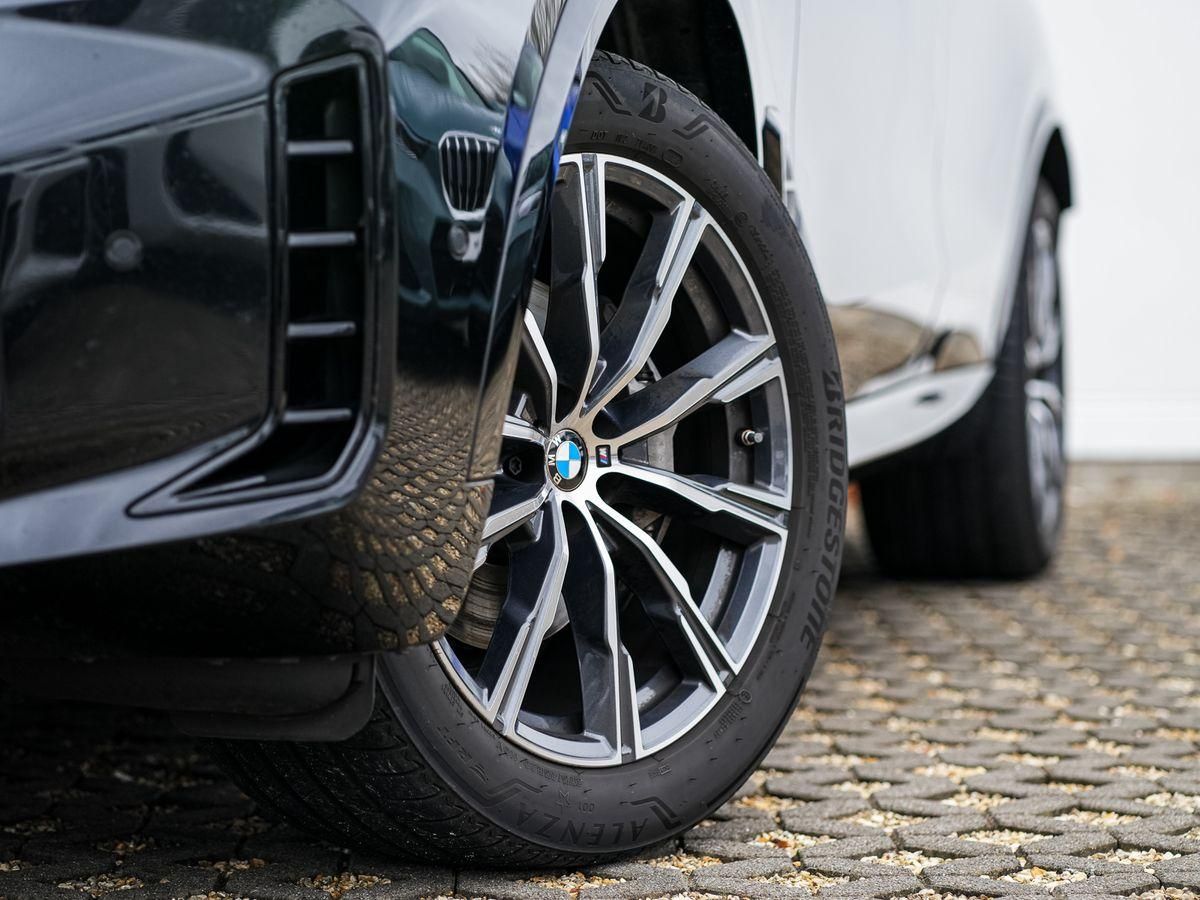 BMW X5 2025 г. Чёрный, пробег 34990 км
