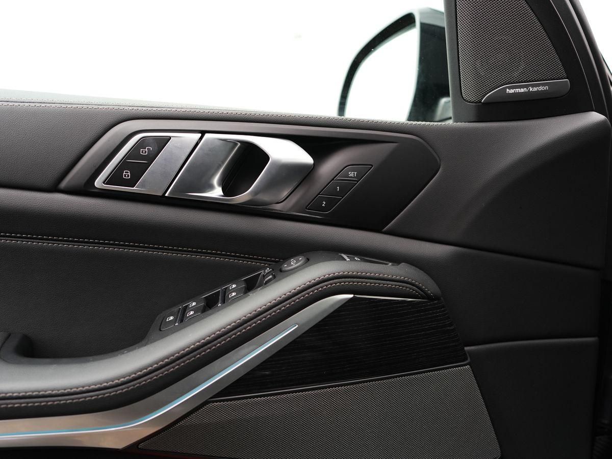 BMW X5 2025 г. Чёрный, пробег 34990 км