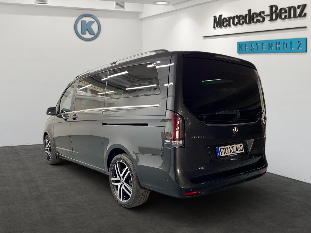 Mercedes-Benz V 300 2025 г. Серый, пробег 29360 км