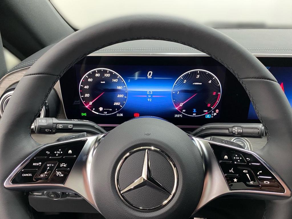 Mercedes-Benz V 300 2025 г. Серый, пробег 29360 км