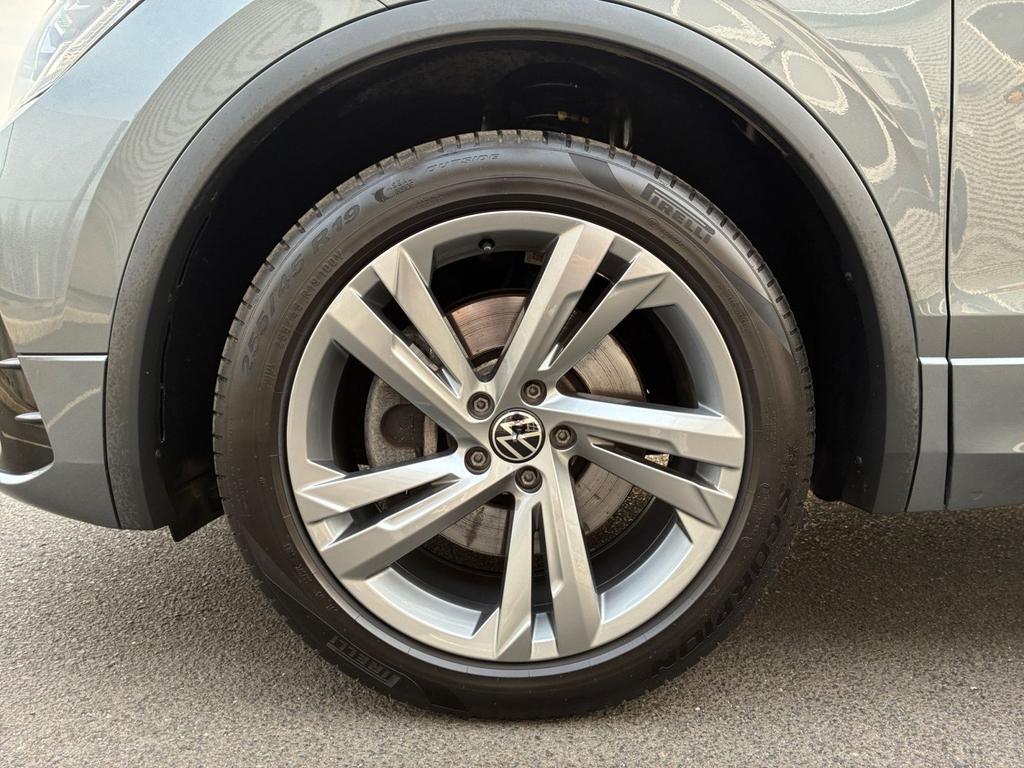 Volkswagen TIGUAN ALLSPACE 2022 г. Серый, пробег 40500 км