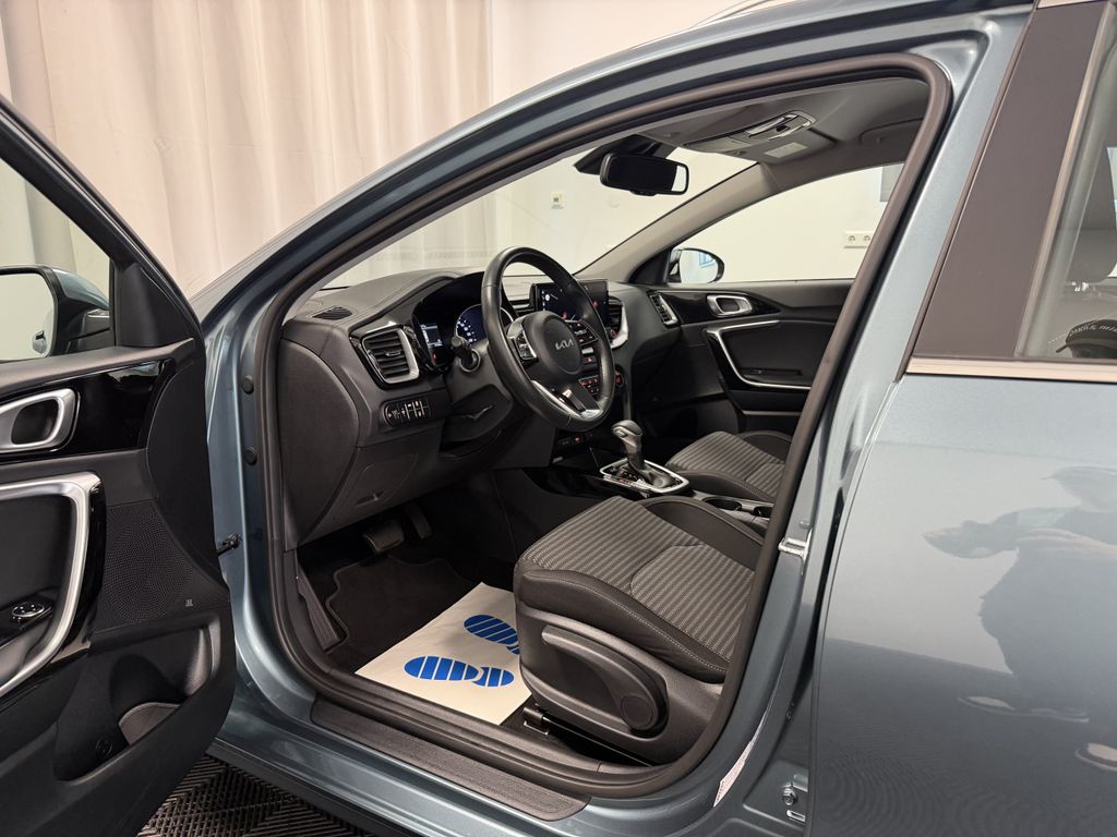 Kia CEE'D SPORTSWAGON 2023 г. Серый, пробег 57170 км