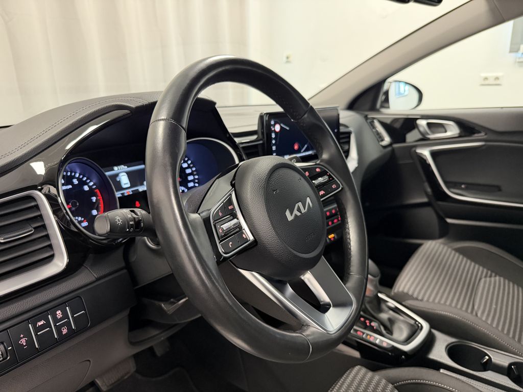 Kia CEE'D / CEED 2023 г. Серый, пробег 57170 км