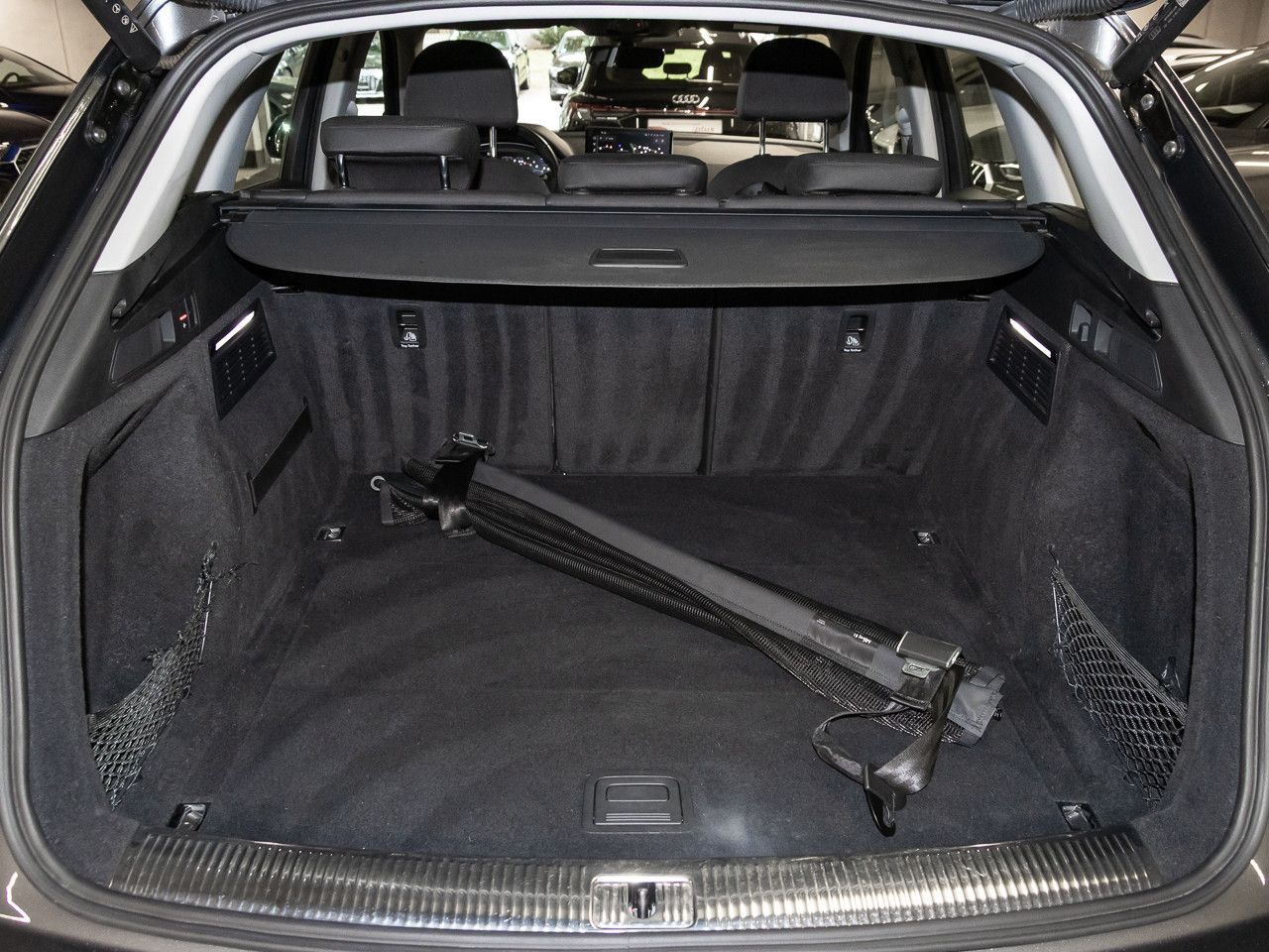 Audi Q5 2025 г. Серый, пробег 24702 км