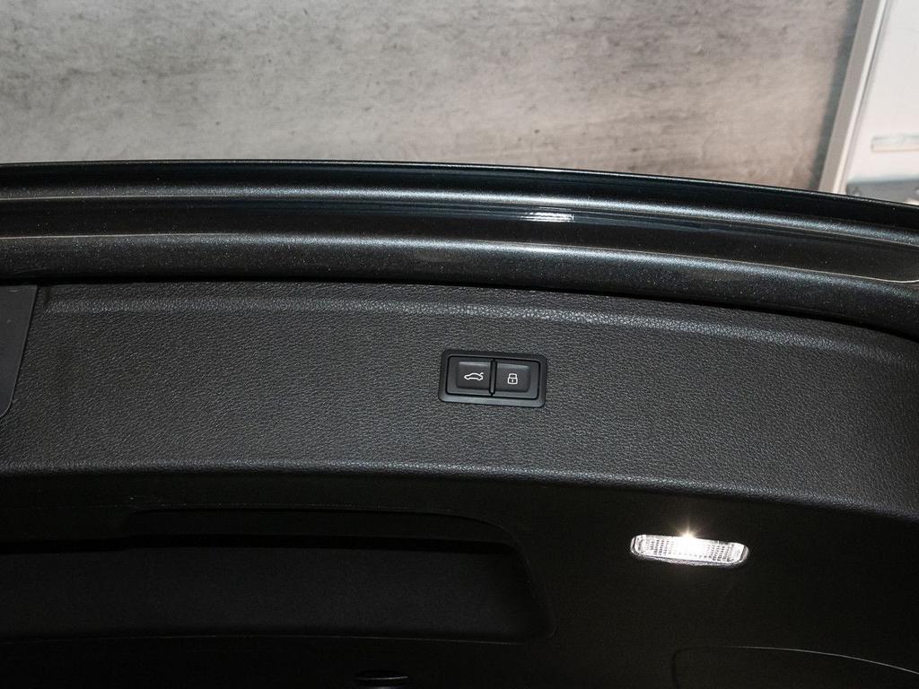 Audi Q5 2025 г. Серый, пробег 24702 км
