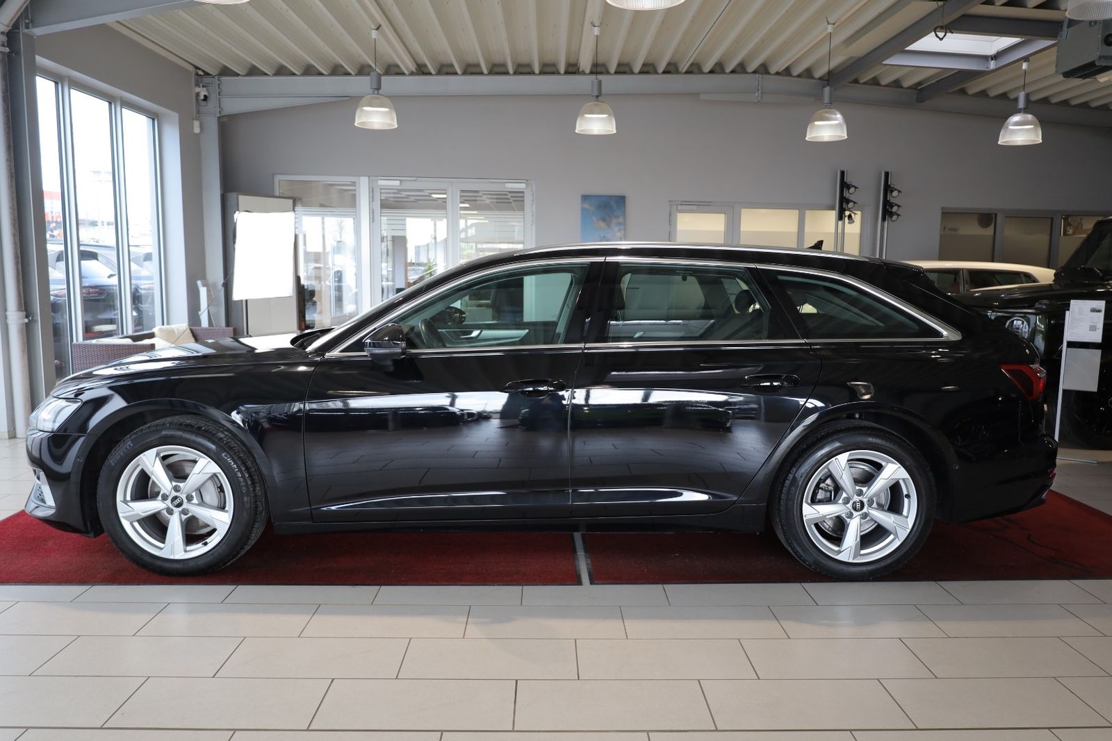 Audi A6 2023 г. Чёрный, пробег 46570 км