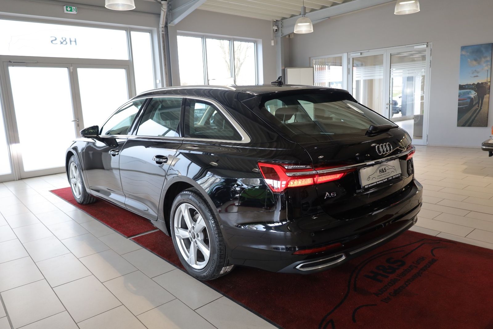 Audi A6 2023 г. Чёрный, пробег 46570 км