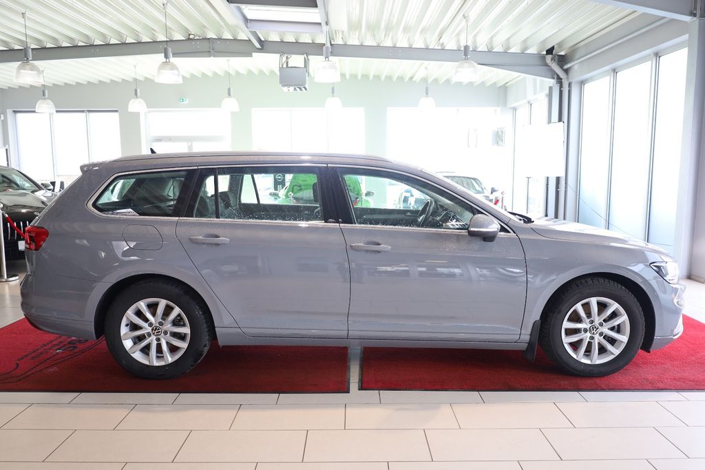 Volkswagen PASSAT VARIANT 2024 г. Серый, пробег 36988 км