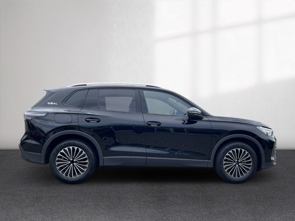 Volkswagen Tiguan 2025 г. Чёрный, пробег 28454 км