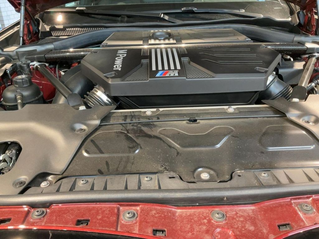 BMW X4 M 2023 г. Красный, пробег 11600 км