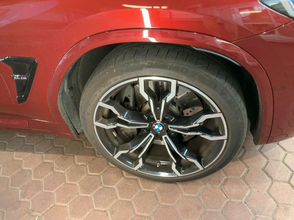 BMW X4 M 2023 г. Красный, пробег 11600 км