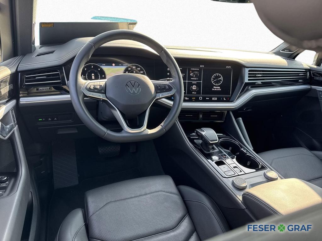 Volkswagen Touareg 2025 г. Серый, пробег 8590 км