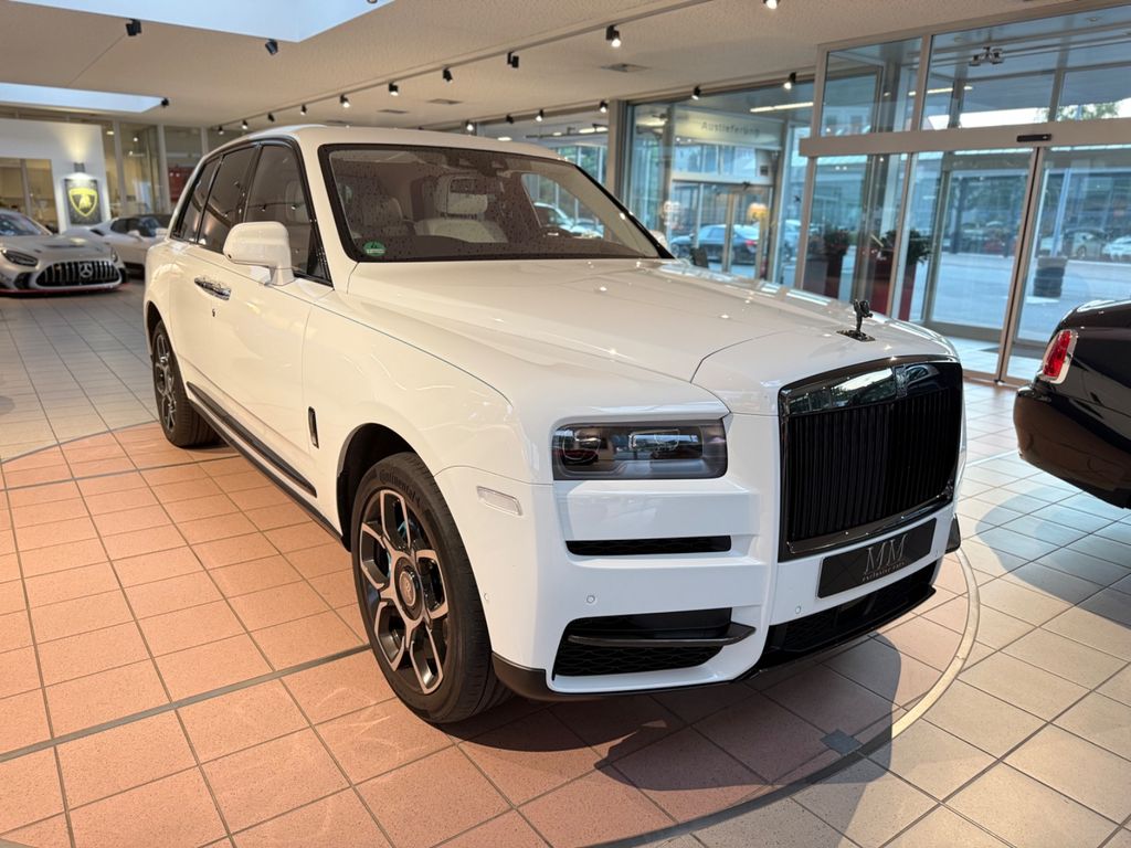 Rolls-Royce Cullinan 2023 г. Белый, пробег 56400 км