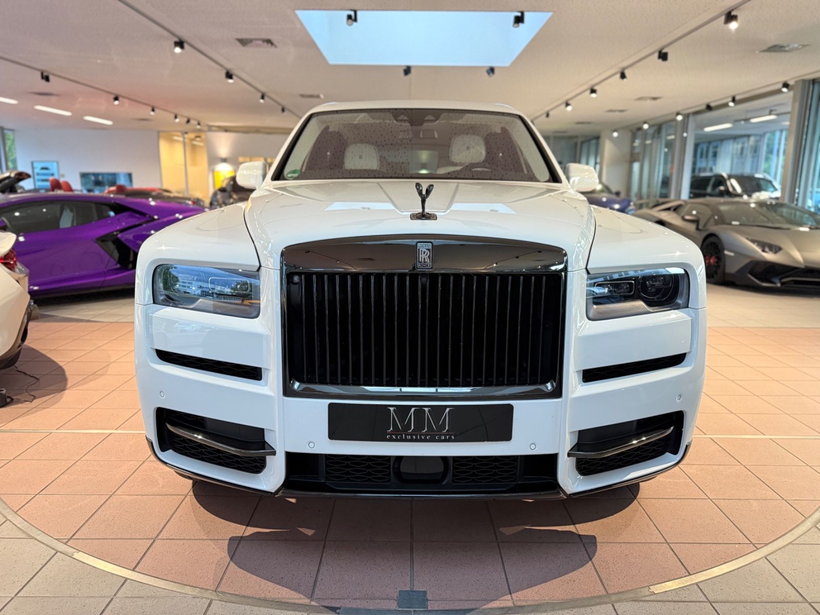 Rolls-Royce Cullinan 2023 г. Белый, пробег 56400 км