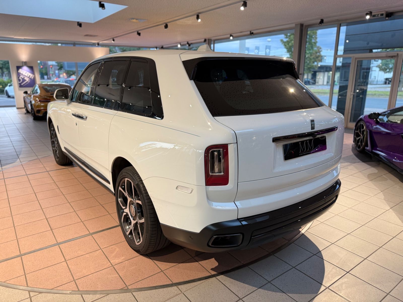 Rolls-Royce Cullinan 2023 г. Белый, пробег 56400 км