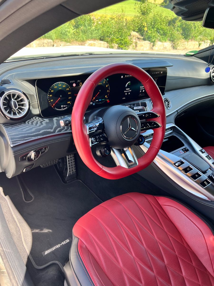 Mercedes-Benz AMG GT 2023 г. Белый, пробег 37660 км