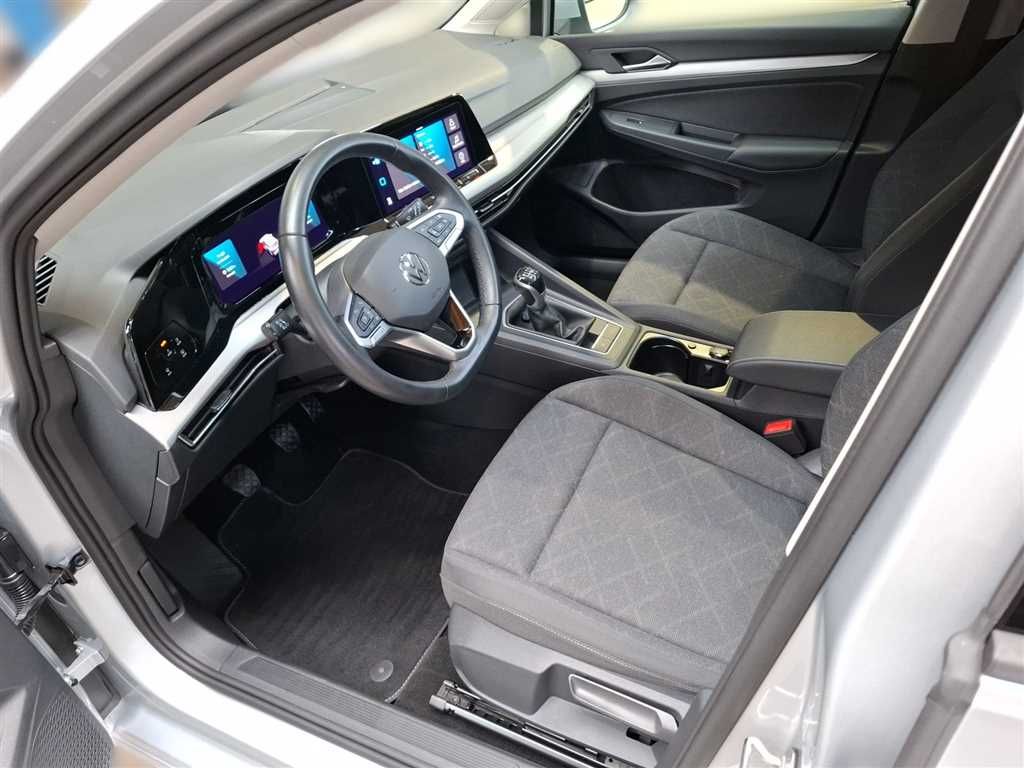 Volkswagen Golf 2024 г. Серебристый, пробег 34529 км