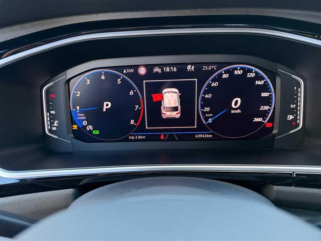 Volkswagen T-Roc 2024 г. Серый, пробег 43940 км