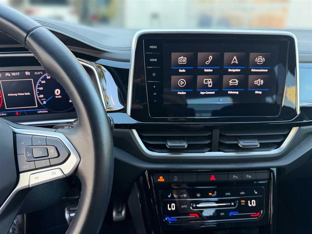 Volkswagen T-Roc 2024 г. Серый, пробег 43940 км