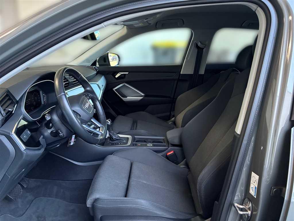 Audi Q3 2024 г. Серый, пробег 55301 км