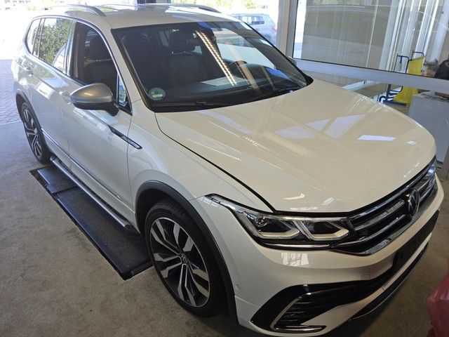 Volkswagen TIGUAN ALLSPACE 2024 г. Белый, пробег 56417 км