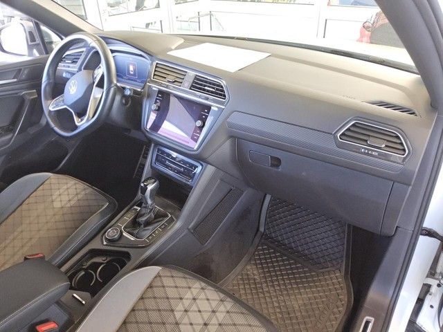 Volkswagen TIGUAN ALLSPACE 2024 г. Белый, пробег 56417 км