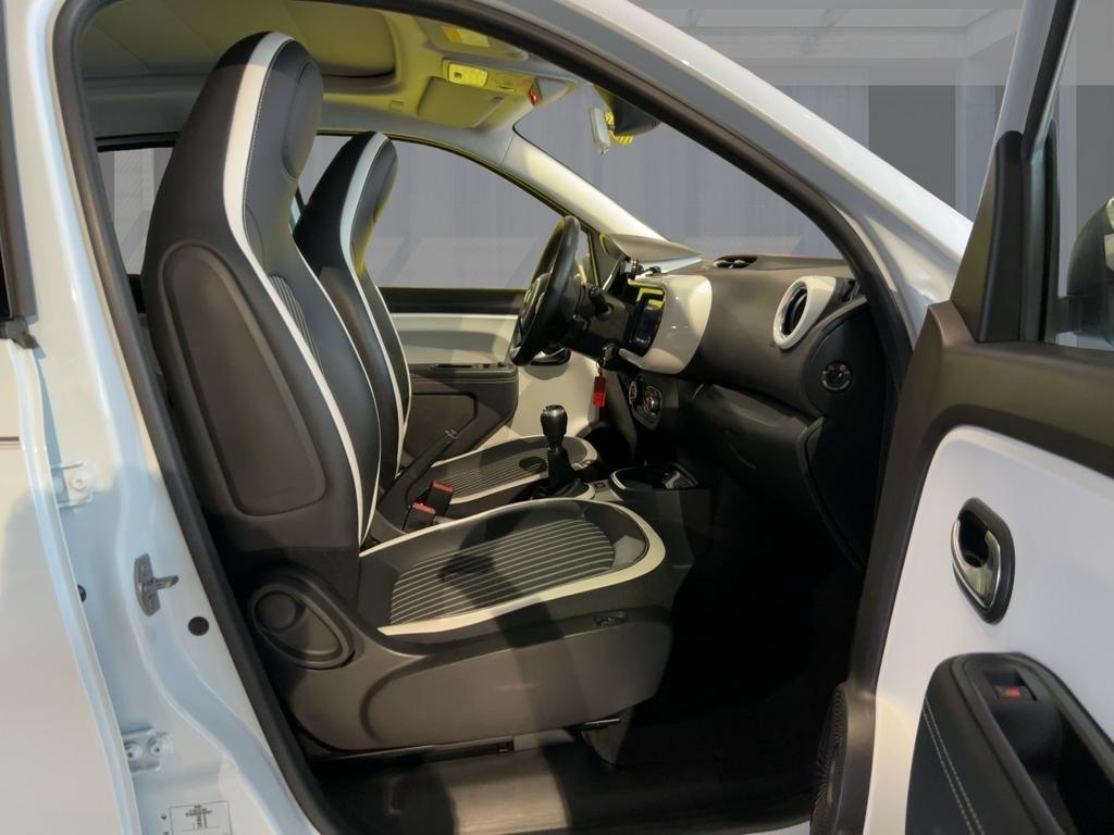 Renault Twingo 2021 г. Белый, пробег 44983 км